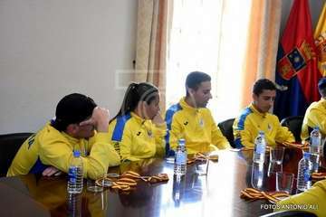 Recepción de la alcaldesa y del concejal de Deportes a los campeones del Club Taz Jinámar (Foto Antonio Alí)